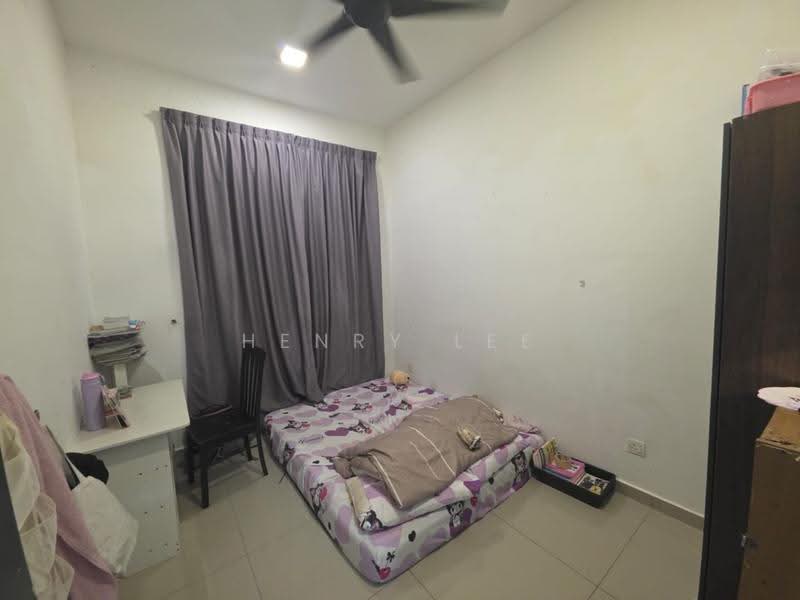Service Residence for Sale at D'carlton (Residensi Seri Mega) - Henry Lee - Bedroom - PropertyGuru.com.my