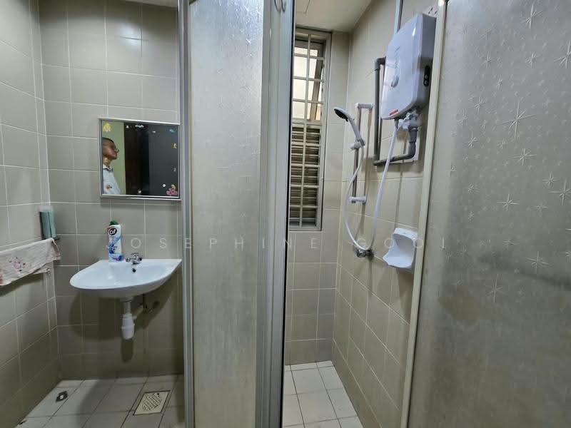 Kondominium untuk Disewa di Riana Green Condominium - Josephine Gooi - Bathroom - PropertyGuru.com.my
