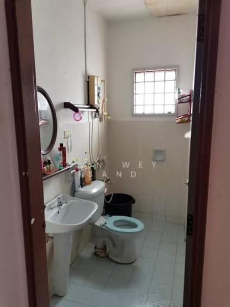 Rumah Teres untuk Disewa di Seremban 3 (Rasah) - GAN WEY SAND - Bathroom - PropertyGuru.com.my