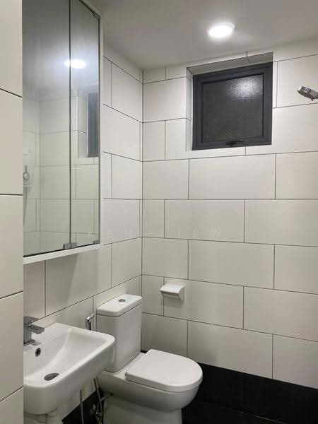 Kediaman Servis untuk Dijual di Univ 360 Place - Ken Liew - Bathroom - PropertyGuru.com.my