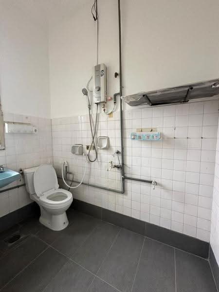 Rumah Teres 2-Tingkat untuk Disewa di Taman Pelangi (Johor Bahru) - Janice Teo - Bathroom - PropertyGuru.com.my