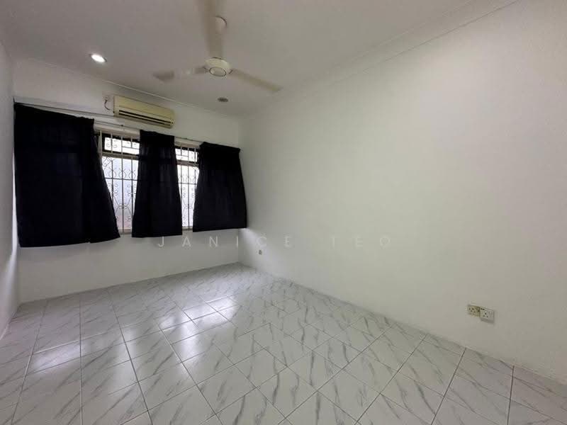 Rumah Teres 2-Tingkat untuk Disewa di Taman Pelangi (Johor Bahru) - Janice Teo - Living Room - PropertyGuru.com.my