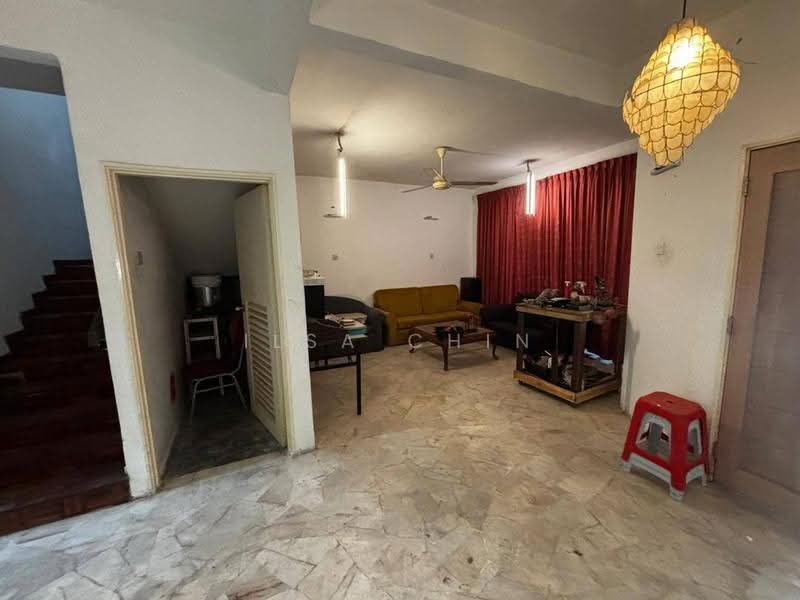 Rumah Teres 2-Tingkat untuk Dijual di Taman Ungku Tun Aminah (Skudai) - ILSA CHIN - Living Room - PropertyGuru.com.my