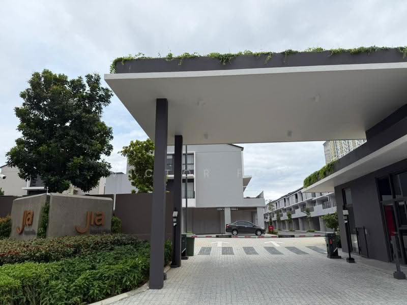Terraced House for Sale in Taman Bukit Serdang (Seri Kembangan) - Victor Foo - Exterior - PropertyGuru.com.my