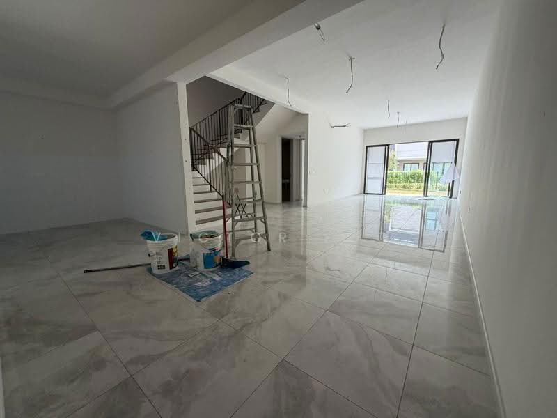 Terraced House for Sale in Taman Bukit Serdang (Seri Kembangan) - Victor Foo - Living Room - PropertyGuru.com.my