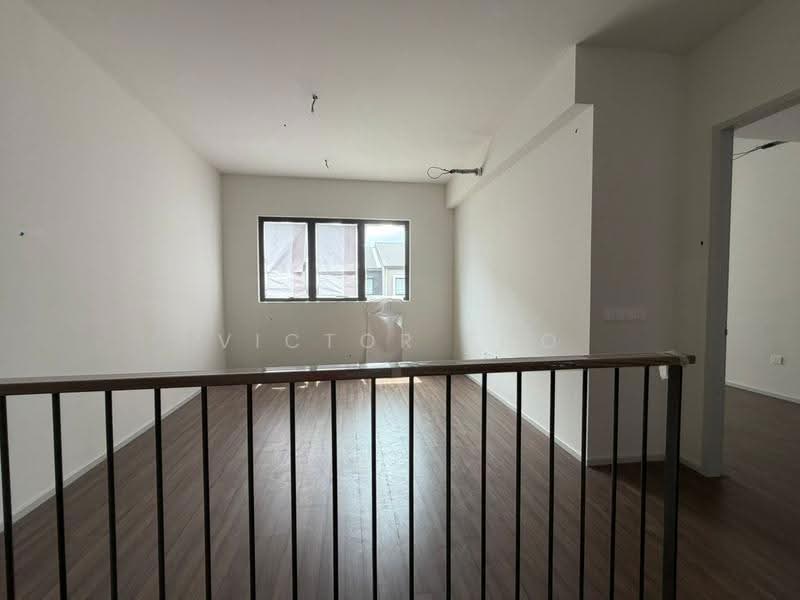 Terraced House for Sale in Taman Bukit Serdang (Seri Kembangan) - Victor Foo - Living Room - PropertyGuru.com.my
