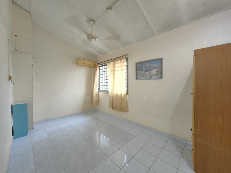 2-storey Terraced House for Sale in Permas Jaya (Johor Bahru) - Gavin Siew - Living Room - PropertyGuru.com.my
