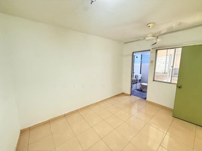 Flat for Sale at Rumah Pangsa Saga (Saga Suria) - joeson ang - Bathroom - PropertyGuru.com.my