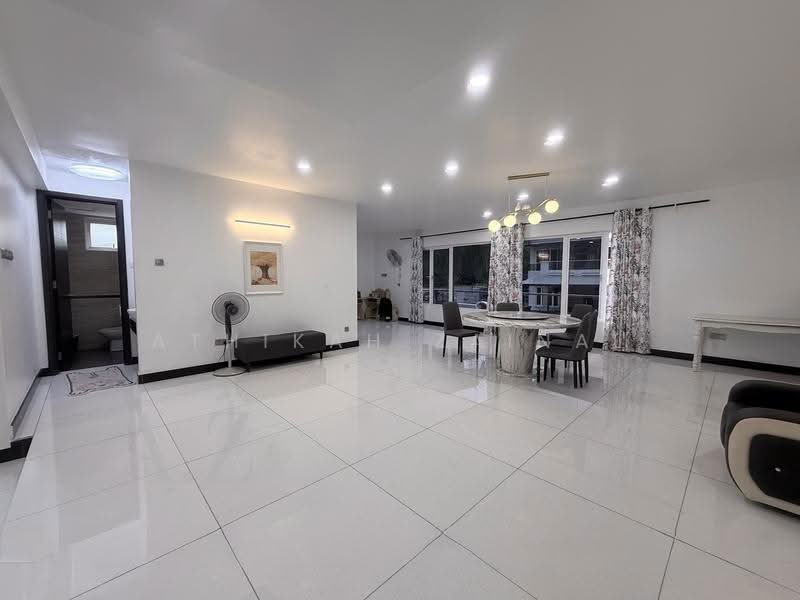 Rumah Berkembar untuk Dijual di Taman Melawati (Ulu Kelang) - Athikah Zainal - Living Room - PropertyGuru.com.my