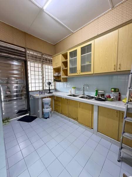 1-storey Terraced House for Sale in Taman Johor Jaya (Johor Bahru) - Kayden Voon - Kitchen - PropertyGuru.com.my