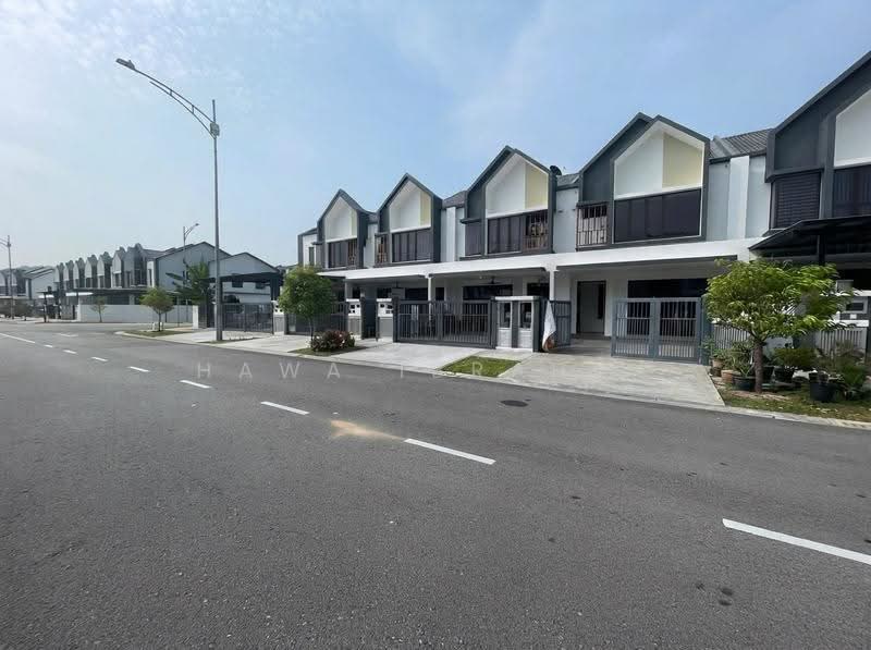 Rumah Teres 2-Tingkat untuk Dijual di Dengkil (Selangor) - Hawa Ibrahim - Exterior - PropertyGuru.com.my