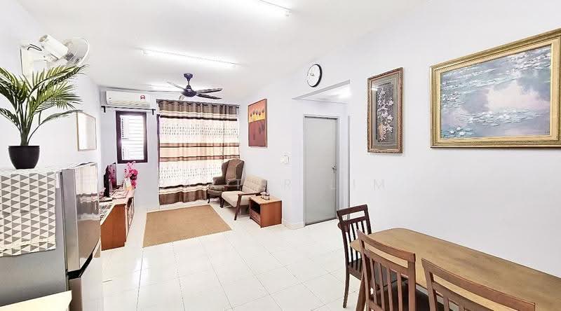 Kediaman Servis untuk Dijual di Tiara Imperio Residence - Baxter Lim - Living Room - PropertyGuru.com.my