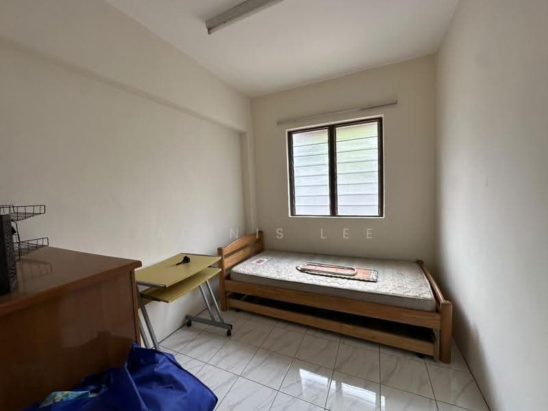 Rumah Flat untuk Disewa di Taman Daya - Jalan Sagu 34 - Alanis Lee - Bedroom - PropertyGuru.com.my