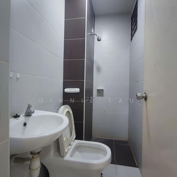 Pangsapuri untuk Dijual di Nusa Heights (Nusa Puncak) - Ginnie Lau - Bathroom - PropertyGuru.com.my
