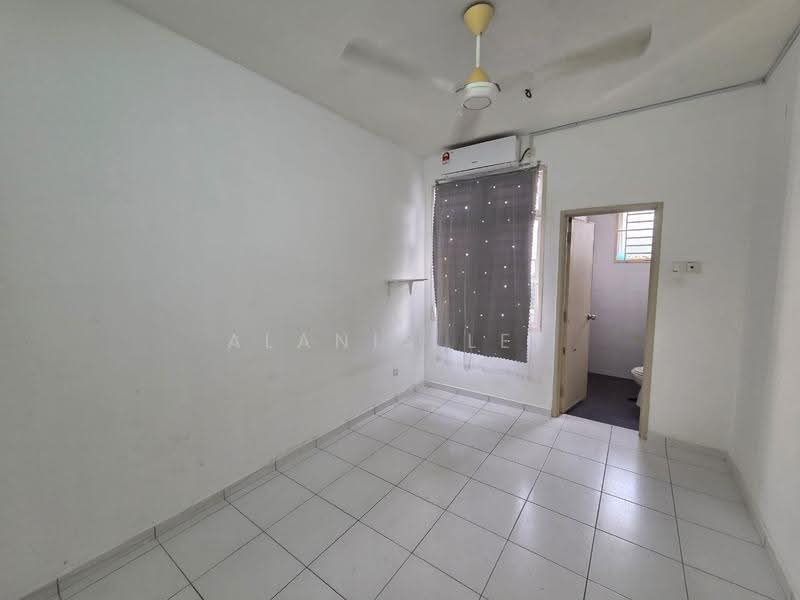 Rumah Teres 2-Tingkat untuk Dijual di Taman Desa Tebrau (Tebrau) - Alanis Lee - Bathroom - PropertyGuru.com.my