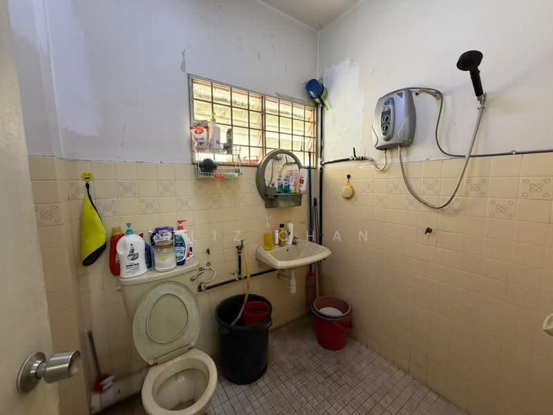 2.5-storey Terraced House for Sale in Taman Sri Sinar (Segambut) - Eliz Chan - Bathroom - PropertyGuru.com.my