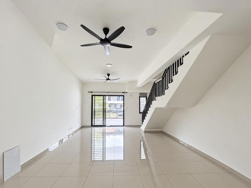 2-storey Terraced House for Rent in Telok Panglima Garang (Selangor) - Venus Sim - Living Room - PropertyGuru.com.my