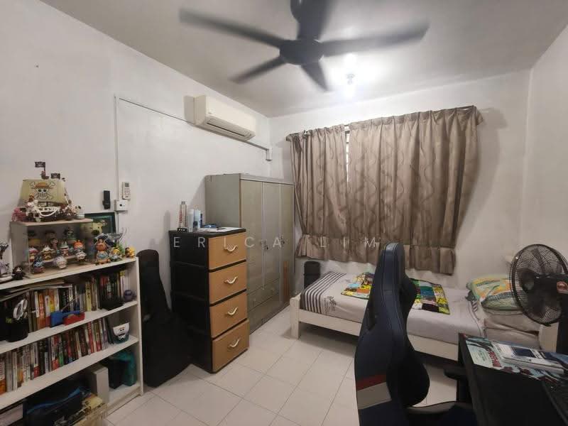 Apartment for Sale at Villa Krystal Apartment - Erica Lim - Bedroom - PropertyGuru.com.my