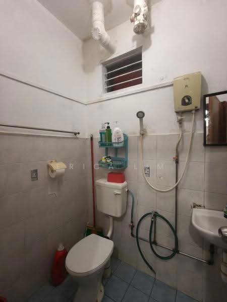 Apartment for Sale at Villa Krystal Apartment - Erica Lim - Bathroom - PropertyGuru.com.my