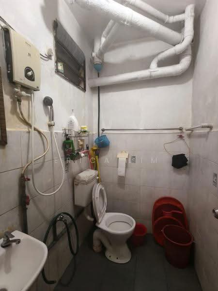Apartment for Sale at Villa Krystal Apartment - Erica Lim - Bathroom - PropertyGuru.com.my