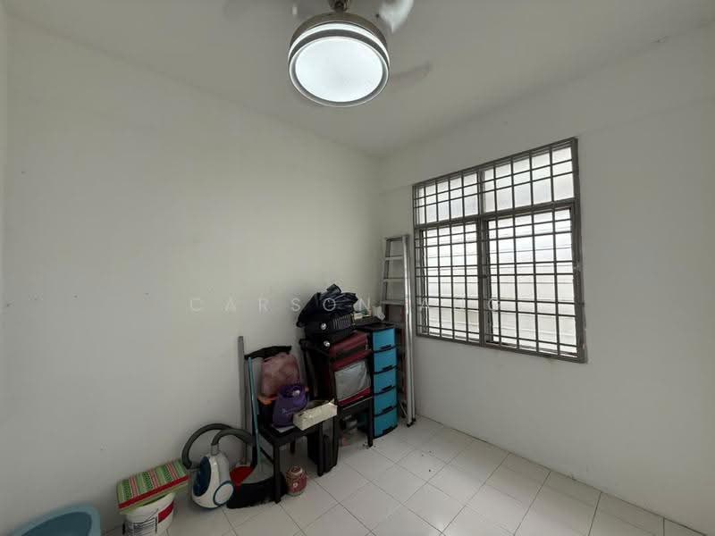Pangsapuri untuk Dijual di Mawar - Carson Ang - Bedroom - PropertyGuru.com.my