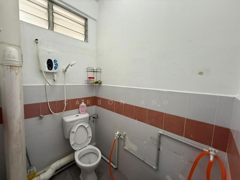 Pangsapuri untuk Dijual di Mawar - Carson Ang - Bathroom - PropertyGuru.com.my