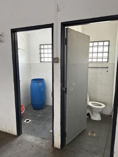 Kilang untuk Disewa di Cheras (Selangor) - Kelvin Leong - Bathroom - PropertyGuru.com.my