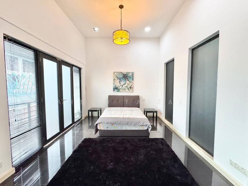 Rumah Banglo untuk Dijual di Perdana Lakeview East (Cyberjaya) - Ahmad Faizal Basri - PropertyGuru.com.my
