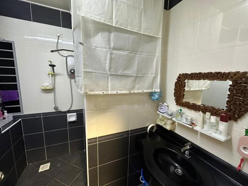 Terraced House for Sale in Taman Seri Bukit Segambut (Batu) - BC TAN - Bathroom - PropertyGuru.com.my