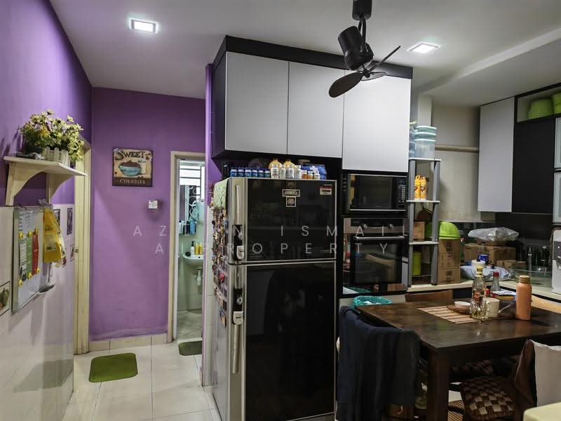 Rumah Teres 2-Tingkat untuk Dijual di Mutiara Rini (Skudai) - Azlan Ismail aiproperty - Kitchen - PropertyGuru.com.my
