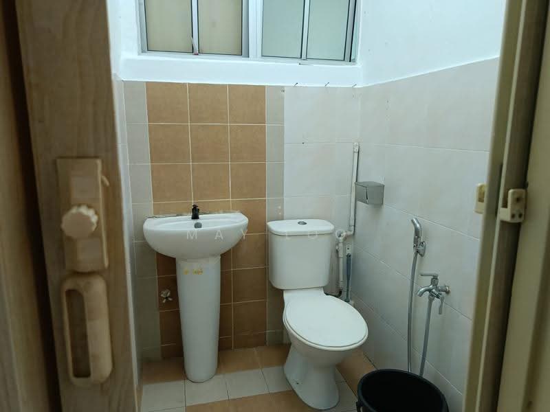 Pangsapuri untuk Disewa di Kings Height - May Loo - Bathroom - PropertyGuru.com.my