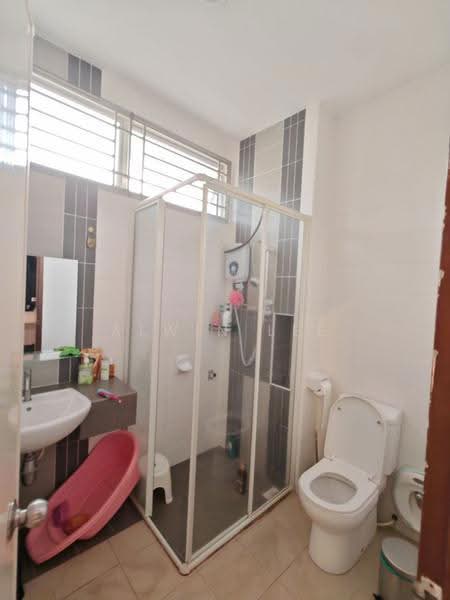 Rumah Teres 2-Tingkat untuk Dijual di Setia Indah 9 (Setia Alam) - Alwin Lee - Bathroom - PropertyGuru.com.my