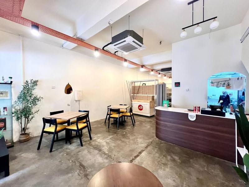 Kedai / Pejabat untuk Disewa di Seksyen 13 (Shah Alam) - Adaw Zain - Dining Room - PropertyGuru.com.my