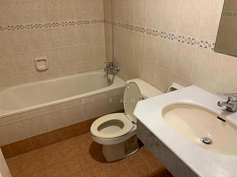 Condominium for Sale at Gurney Park Condominium - Li Fang - Bathroom - PropertyGuru.com.my