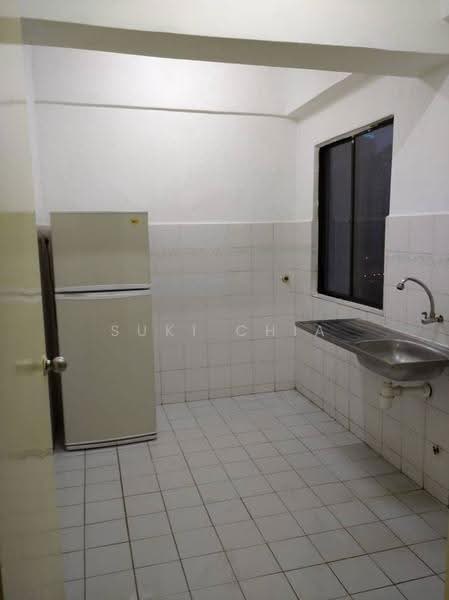 Condominium for Rent at Sri Pelangi Condominiums - Suki Chia - Kitchen - PropertyGuru.com.my