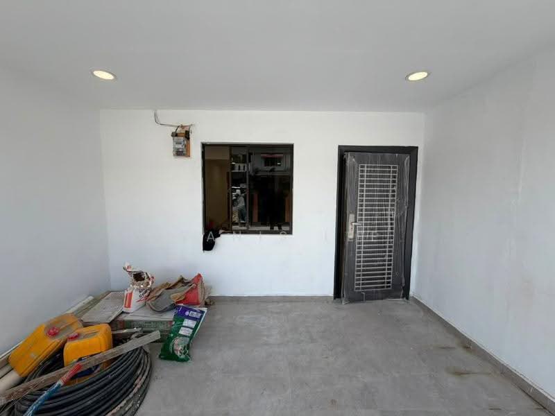 Rumah Teres 2-Tingkat untuk Dijual di Taman Desa Cemerlang (Ulu Tiram) - Alanis Lee - Entrance - PropertyGuru.com.my
