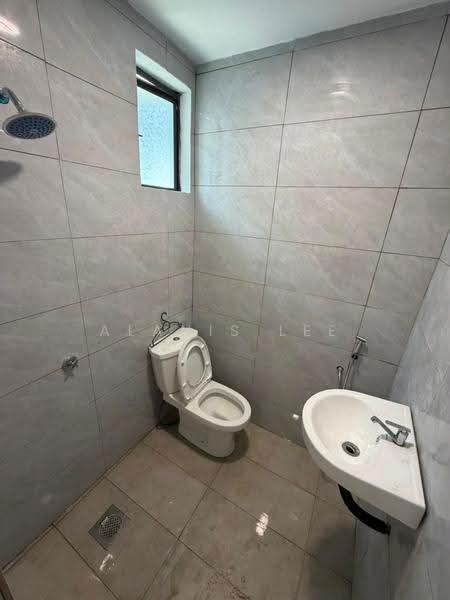 Rumah Teres 2-Tingkat untuk Dijual di Taman Desa Cemerlang (Ulu Tiram) - Alanis Lee - Bathroom - PropertyGuru.com.my