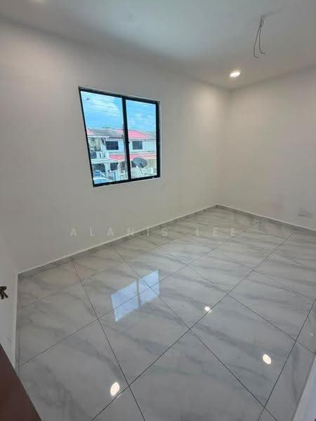 Rumah Teres 2-Tingkat untuk Dijual di Taman Desa Cemerlang (Ulu Tiram) - Alanis Lee - Interior - PropertyGuru.com.my