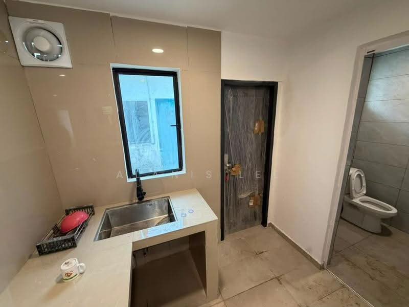 Rumah Teres 2-Tingkat untuk Dijual di Taman Desa Cemerlang (Ulu Tiram) - Alanis Lee - Bathroom - PropertyGuru.com.my