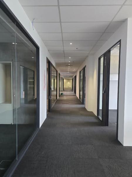 Pejabat untuk Disewa di Tropicana Indah (Kota Damansara) - Louis Lin - Corridor - PropertyGuru.com.my