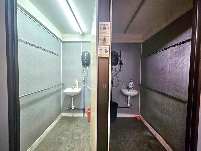 Rumah Teres 1-Tingkat untuk Dijual di Jelutong (Penang) - Jin Chuah - Bathroom - PropertyGuru.com.my