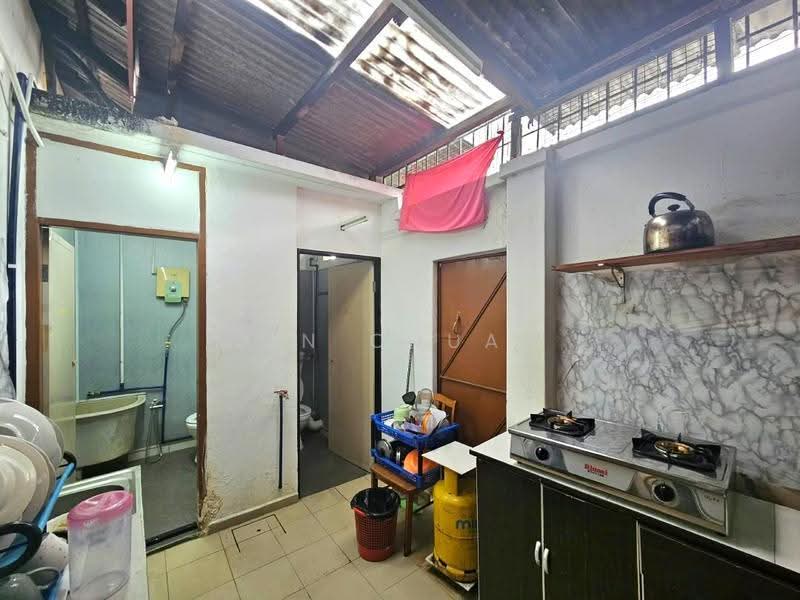 Rumah Teres 1-Tingkat untuk Dijual di Jelutong (Penang) - Jin Chuah - Bathroom - PropertyGuru.com.my