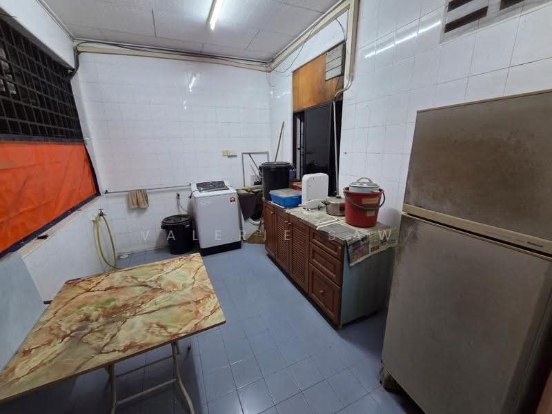 Rumah Teres 2-Tingkat untuk Disewa di Taman Tasek (Johor Bahru) - Valerie Saw - Kitchen - PropertyGuru.com.my