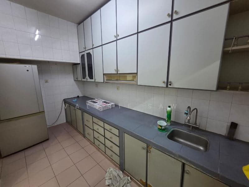 Rumah Teres 2-Tingkat untuk Disewa di Taman Tasek (Johor Bahru) - Valerie Saw - Kitchen - PropertyGuru.com.my
