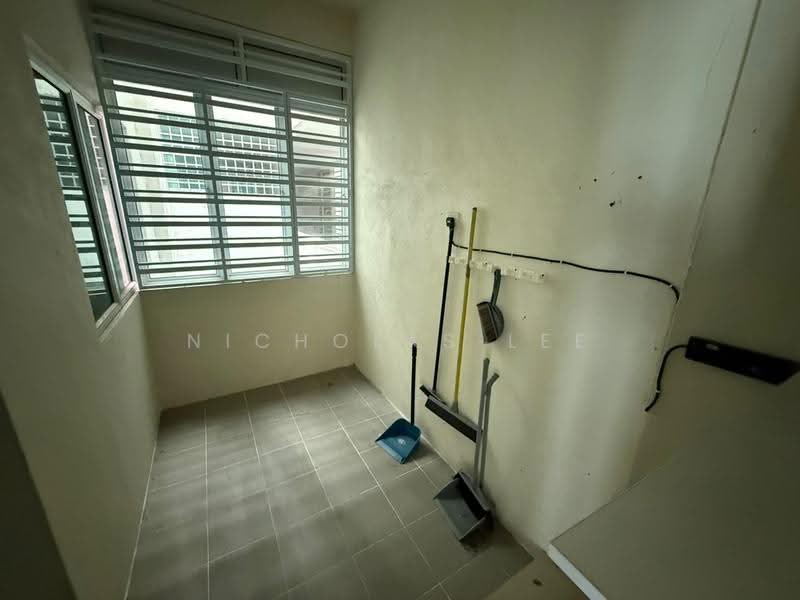 Pangsapuri untuk Dijual di Sky Garden Residences - Nicholas Lee - Balcony - PropertyGuru.com.my