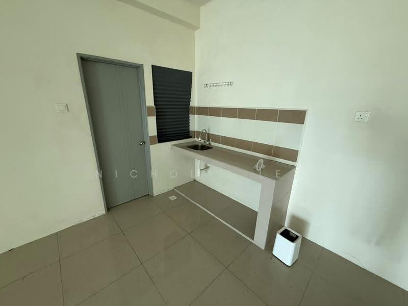 Pangsapuri untuk Dijual di Sky Garden Residences - Nicholas Lee - Kitchen - PropertyGuru.com.my