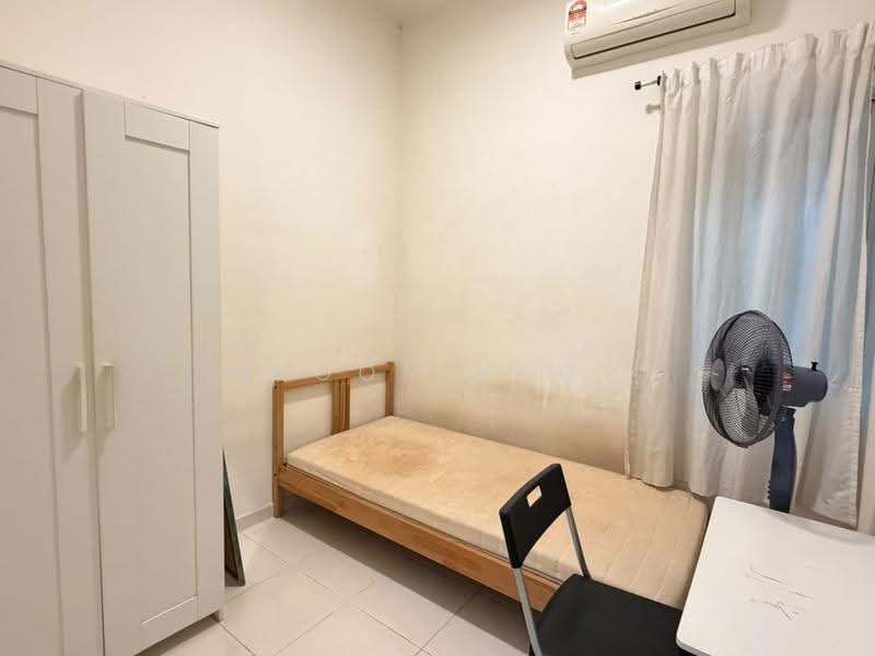 Kediaman Servis untuk Dijual di I Residence - Meoon Khor - Bedroom - PropertyGuru.com.my