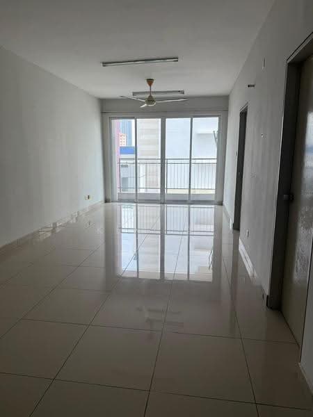 Kediaman Servis untuk Dijual di Pacific Place - Ken Lai - Living Room - PropertyGuru.com.my