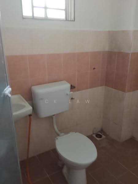 2-storey Terraced House for Sale in Bandar Tasik Kesuma (Beranang) - CK Law - Bathroom - PropertyGuru.com.my