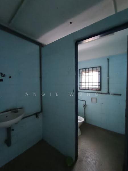 Factory for Rent in Kaw Perindustrian Pengkalan Lahat (Ipoh) - Angie Wong - Bathroom - PropertyGuru.com.my
